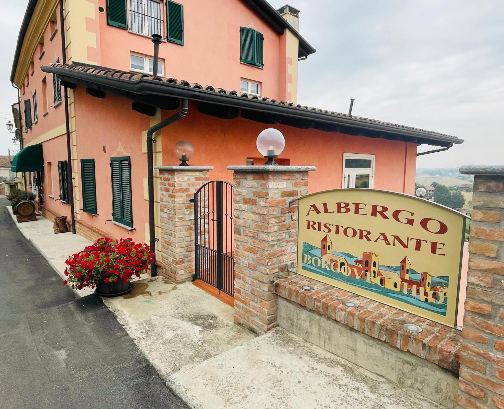 Hotel Ristorante Borgovecchio Montegrosso dʼAsti Dış mekan fotoğraf